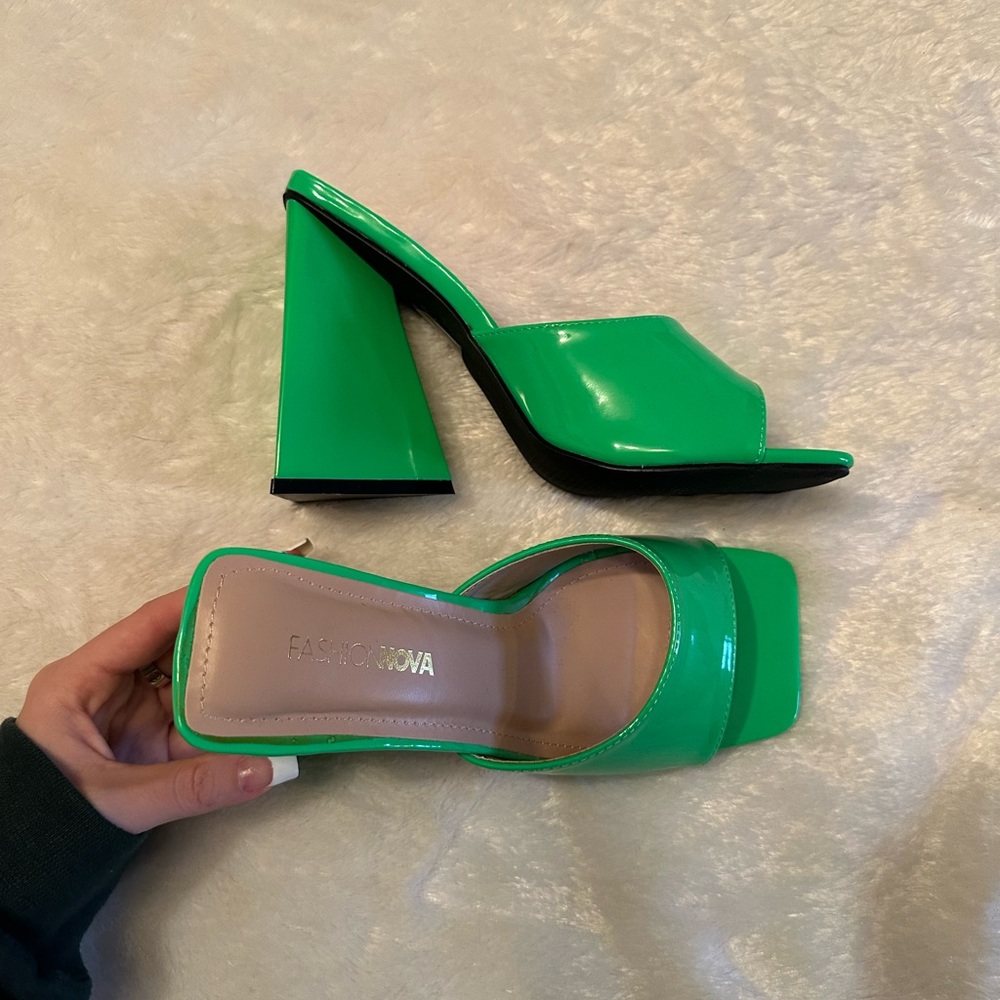 Lime green chunky block heels - Picture 2 of 15